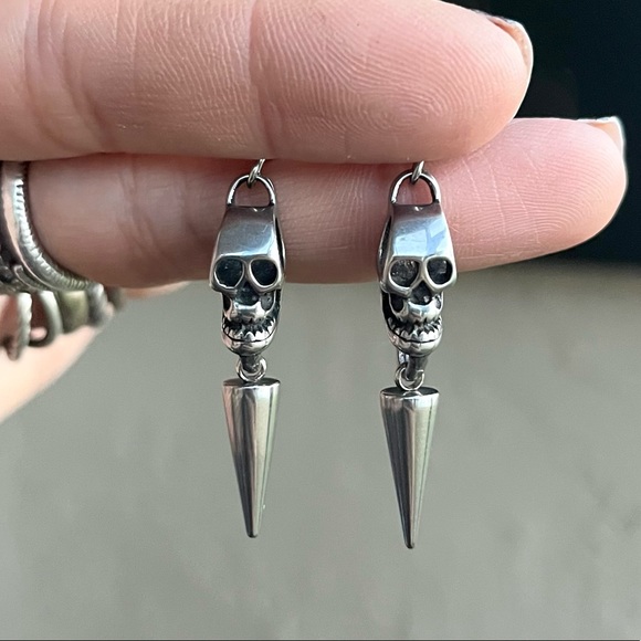 Skull dangly earrings with silver spikes boho goth punk stainless steel - Picture 11 of 14